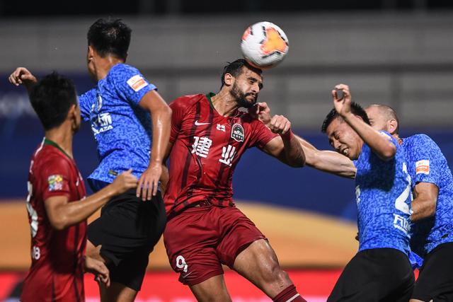 37岁韩德君和34岁李晓旭轻松通过体能测试